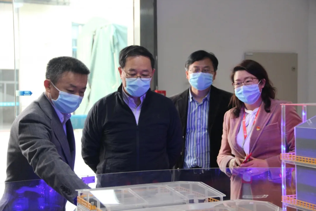 旋乐吧科技研制出的纳米膜材料得到安徽省经信厅领导的肯定
